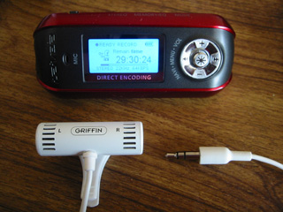 iRiver iFP899 and Griffin Lapel Mic